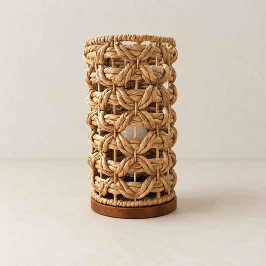 G.G. VTG WICKER LAMP