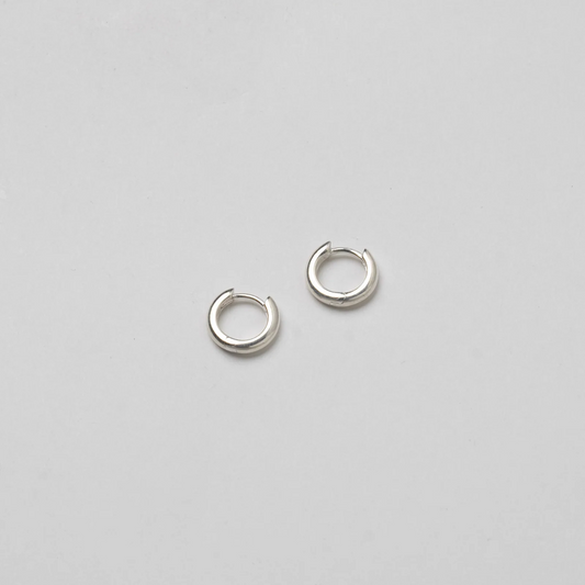 CLASSIC HUGGIE SILVER HOOP EARRINGS
